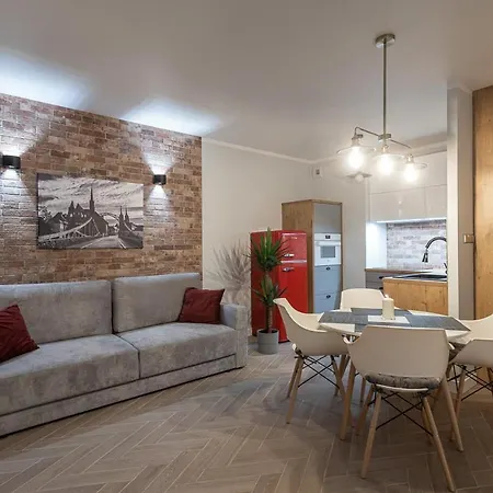 B&w Luxurious In The Center Of Apartment