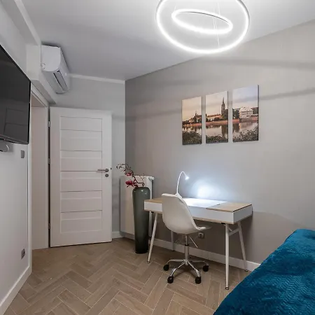 Apartment B&w Luxurious In The Center Of Wroclaw