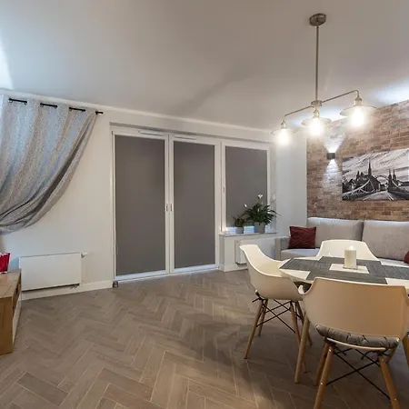 B&w Luxurious In The Center Of * ורוצלב